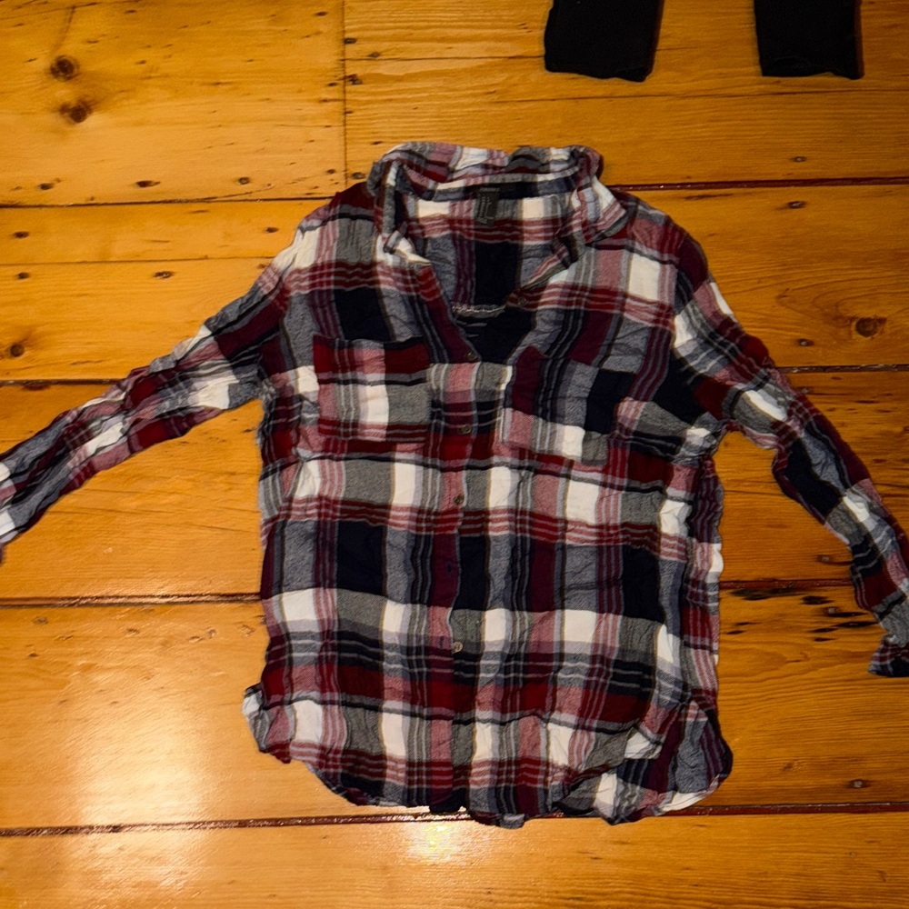 Forever 21 Women’s Plaid Shirt Flannel - Picture 4 of 4